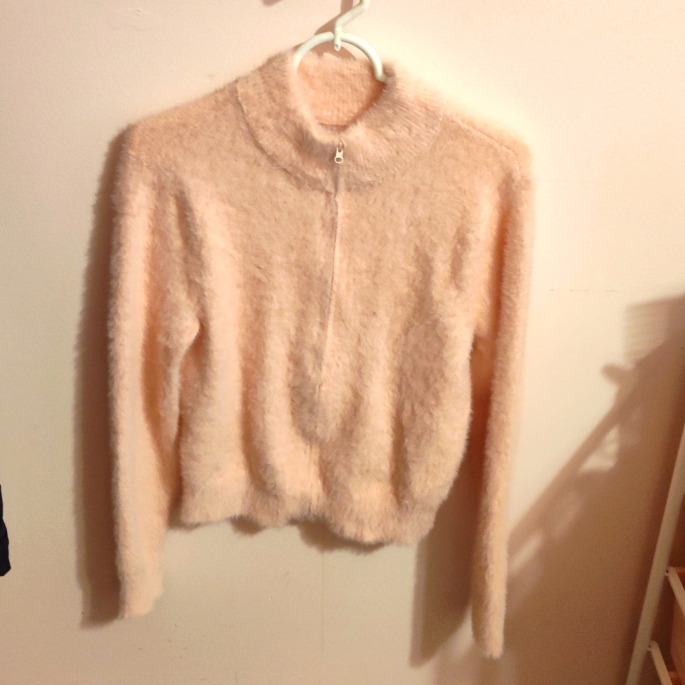 Juniors pink sweater